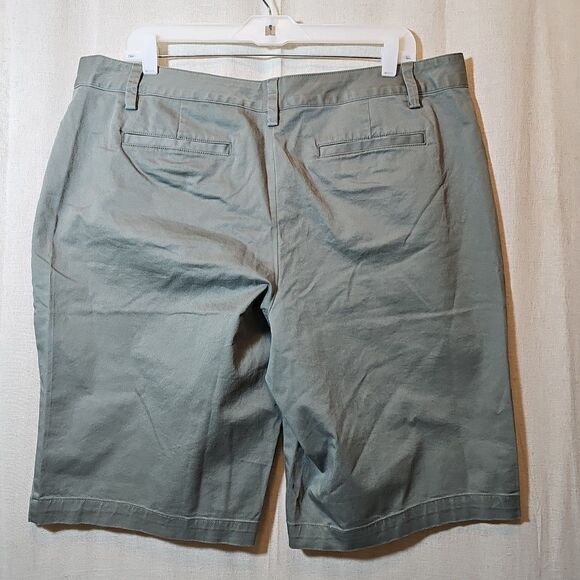 Lands End Olive Green Women's Olive Green Mid Rise Bermuda Length Shorts Size 16 - Picture 5 of 10